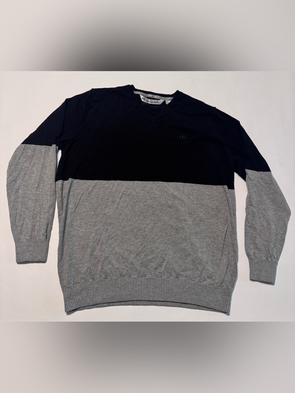 Travis Mathew Sweater Mens Large Black Gray V-Neck Colorblock Golf Preppy Soft